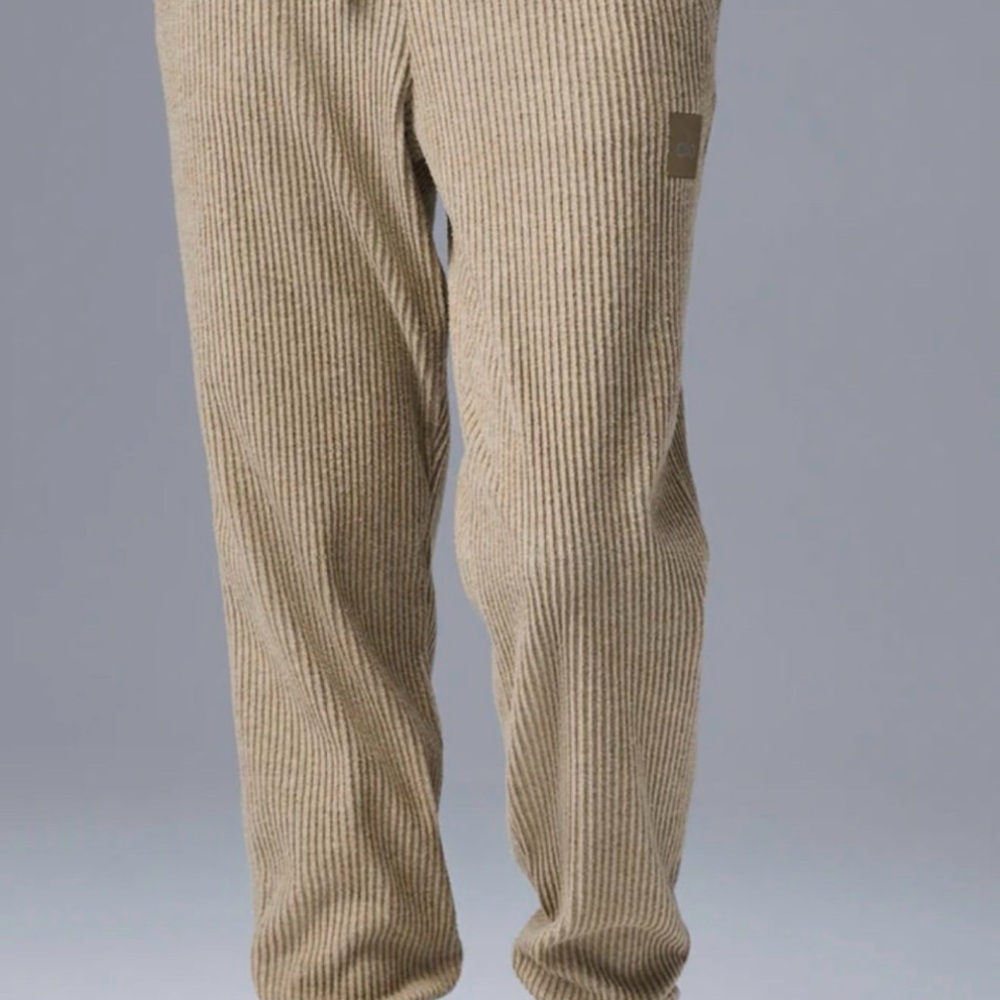 ALO Yoga Muse sweatpants